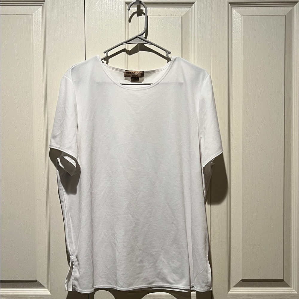 Elegant White Women's Short Sleeve Tee